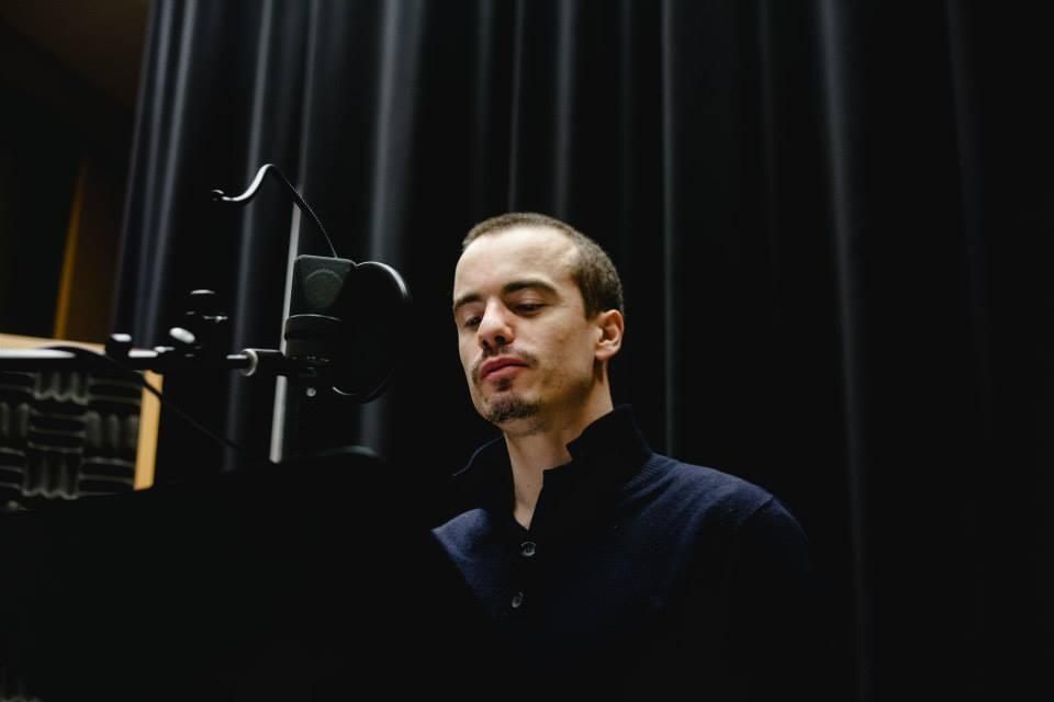 Alberto Onofrietti in sala di registrazione